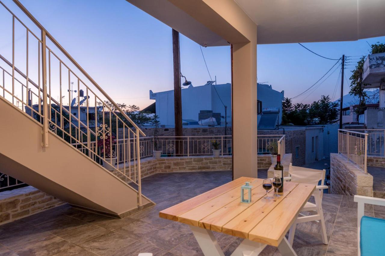 פיטסידיה Efkosmias Apartments מראה חיצוני תמונה